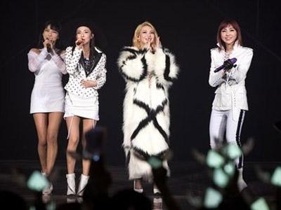2NE1 Tampilkan Dua Konsep Unik di Video Musik 'Come Back Home' dan 'Happy'!